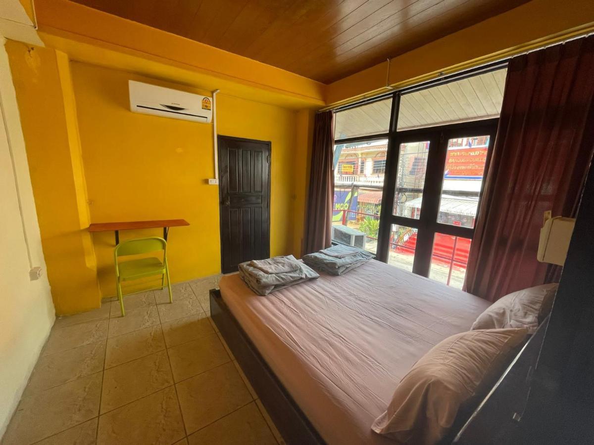 Over The Moon Hostel Ban Houayxay Bagian luar foto